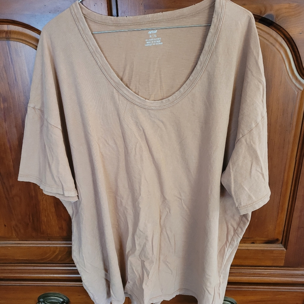 Aerie XL voop distressed tan t-shirt